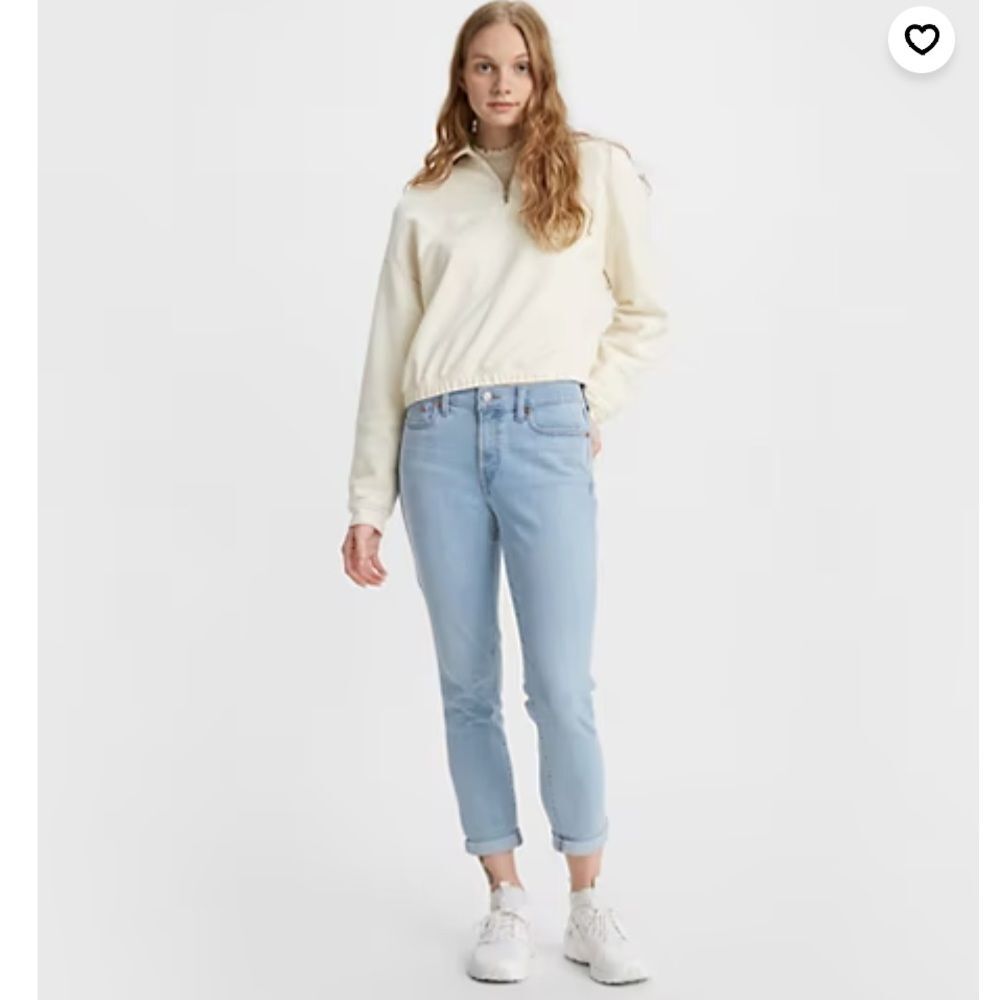 Levi’s Mid Rise Boyfriend Jeans in Light Wash 29